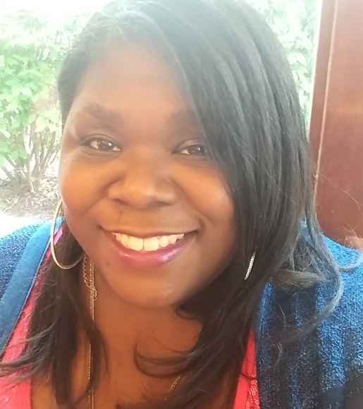 Meet your Posher, Melissa - Picture 3 of 5